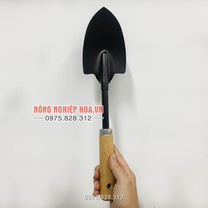 Xẻng giúp cho việc làm đất trở nên dễ dàng hơn Xẻng giúp cho việc làm đất trở nên dễ dàng hơn