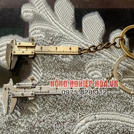 Thông số được khắc chi tiết trên thước kẹp mini Thông số được khắc chi tiết trên thước kẹp mini
